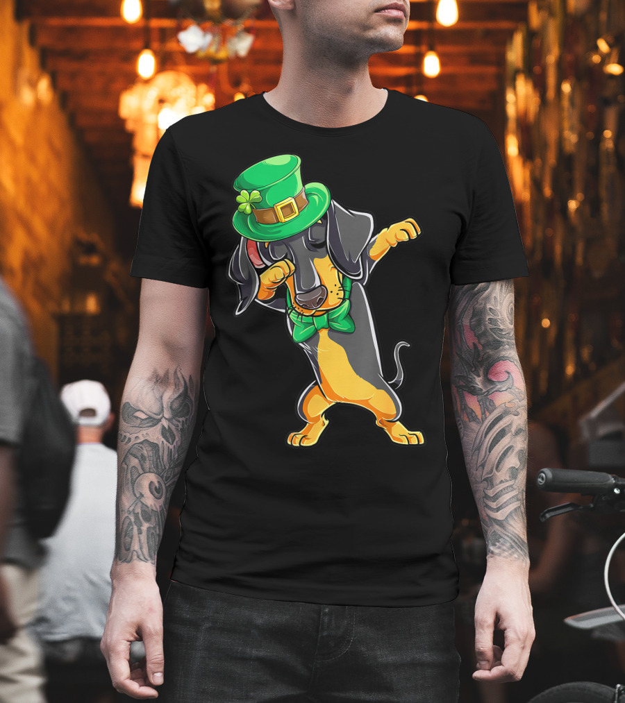 Dabbing Dachshund St Patricks Day Leprechaun Hat and Bow Tie T-Shirt