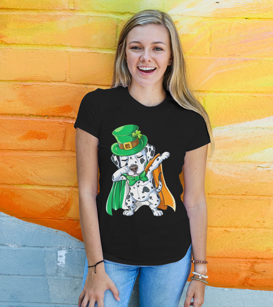 Dabbing Dalmatian St Patricks Day Leprechaun Irish Dog With Green Hat And Cape T-Shirt