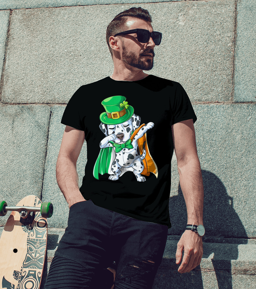 Dabbing Dalmatian St Patricks Day Leprechaun Irish Dog With Green Hat And Cape T-Shirt