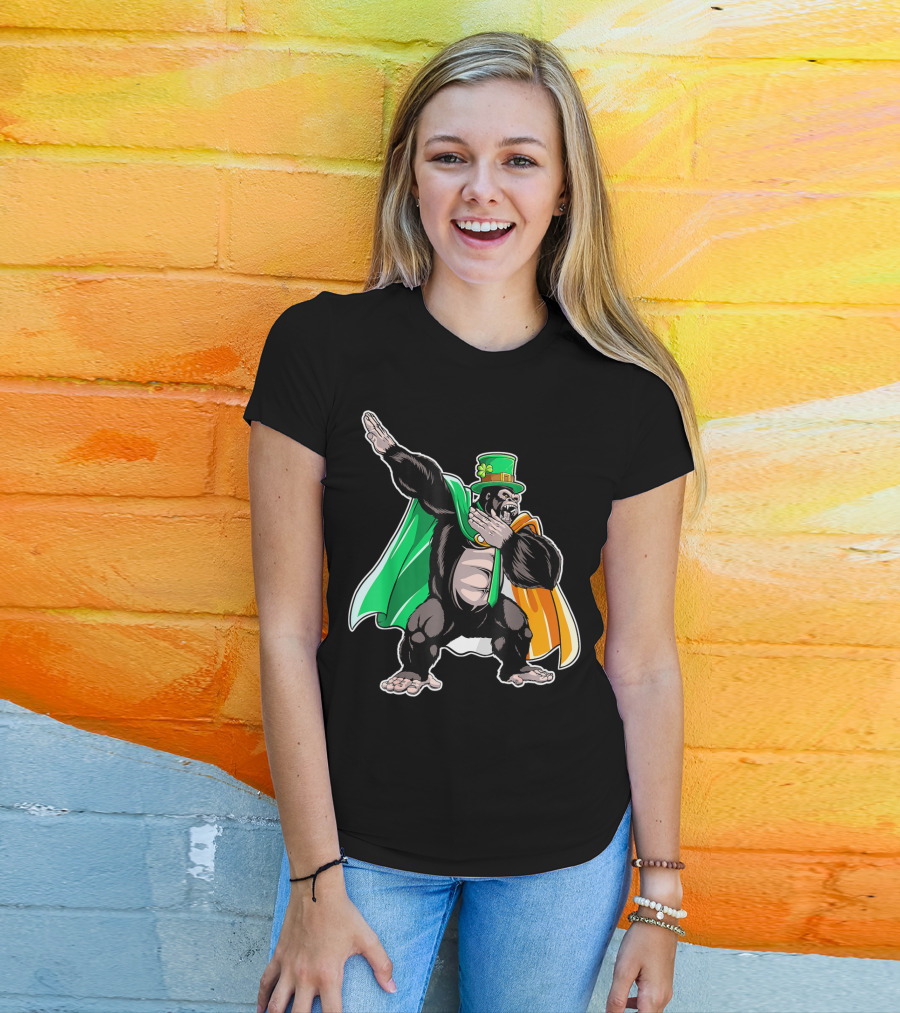 Dabbing Gorilla St Patricks Day Men Leprechaun Irish Cape T-Shirt