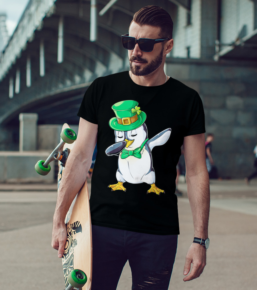 Dabbing Penguin St Patricks Day Leprechaun Hat And Bow Tie T-Shirt