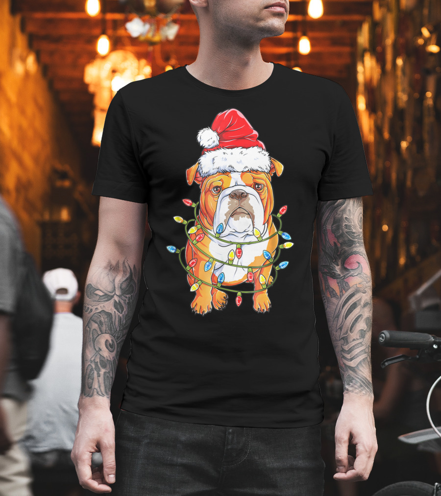 English Bulldog Santa Hat Wrapped in Christmas Lights Holiday Festive Fun T-Shirt