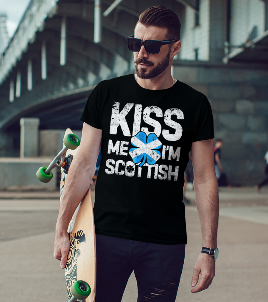 Kiss Me I'm Scottish Scotland Flag Clover St. Patrick's Day T-Shirt