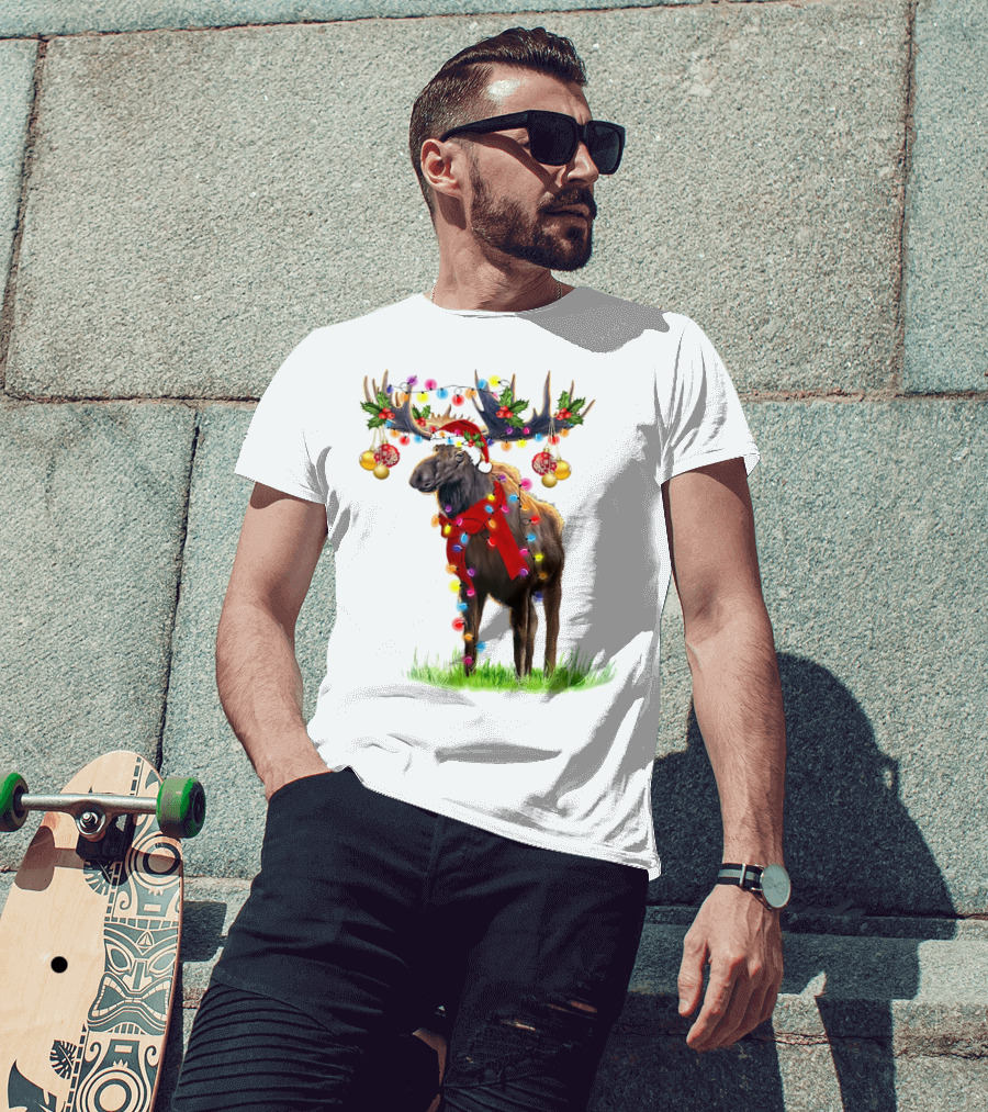 Moose Santa Reindeer Christmas Lights Holiday Décor T-Shirt