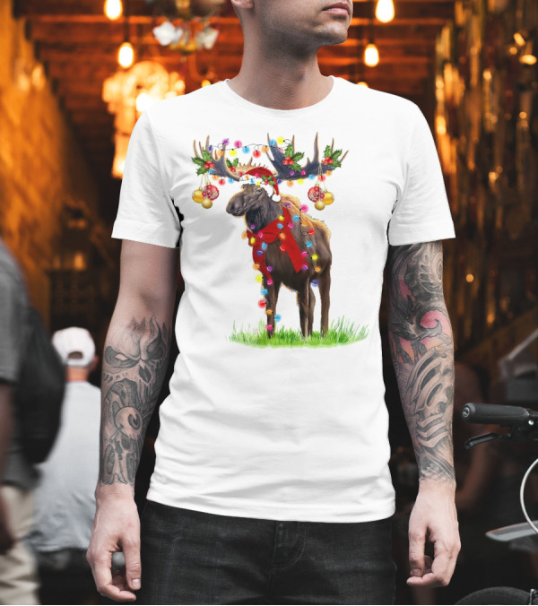 Moose Santa Reindeer Christmas Lights Holiday Décor T-Shirt Moose Santa Reindeer Christmas Lights Holiday Décor T-Shirt