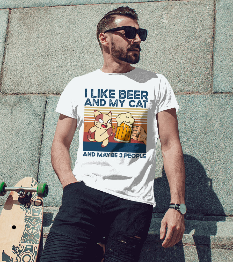 I Like Beer And My Cat And Maybe 3 People Vintage Style Retro Cat Lover T-Shirt