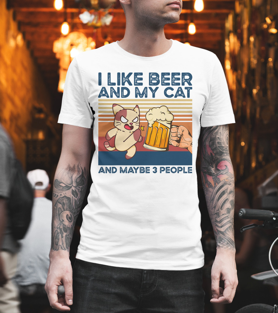 I Like Beer And My Cat And Maybe 3 People Vintage Style Retro Cat Lover T-Shirt