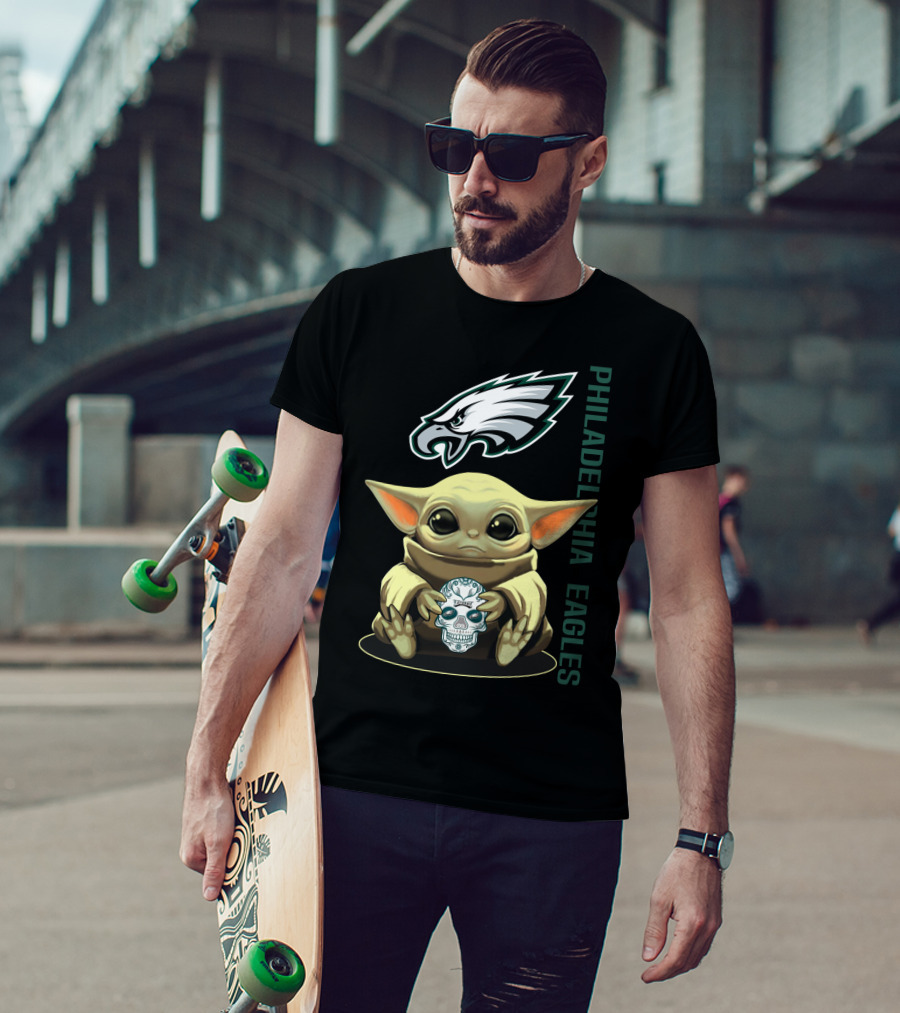 Philadelphia Eagles Baby Yoda Holding Skull T-Shirt