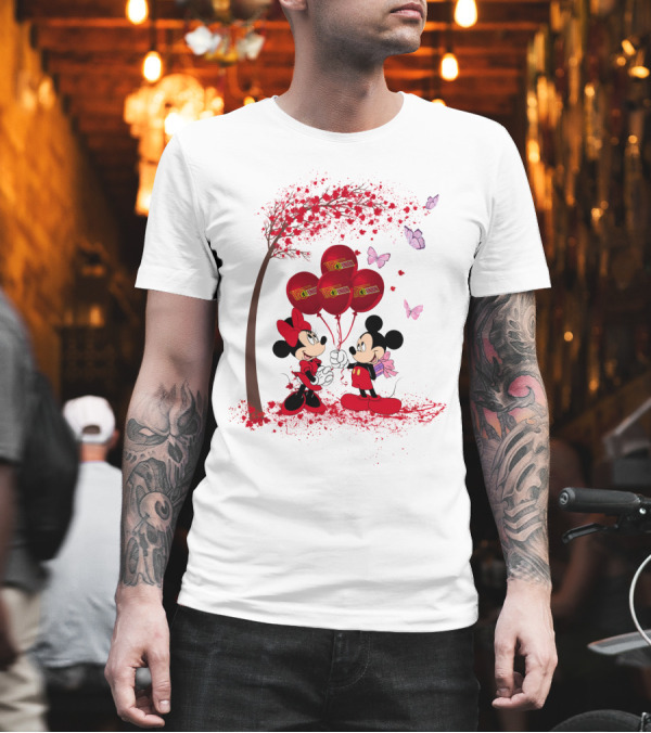 Minnie and Mickey Mouse Holding 1 FC Union Berlin Balloons with Tree and Butterflies T-Shirt Minnie and Mickey Mouse Holding 1 FC Union Berlin Balloons with Tree and Butterflies T-Shirt