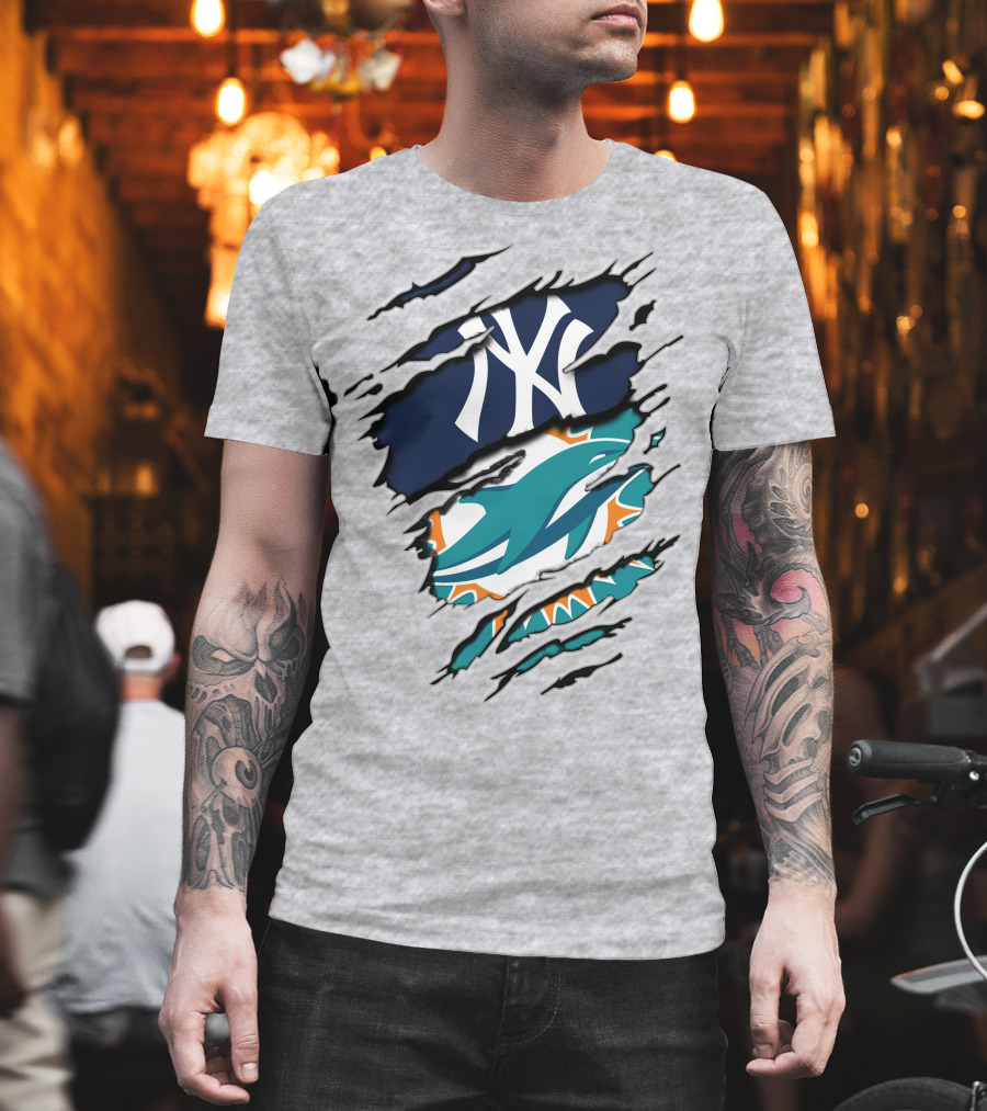 Yankees Dolphins Logo Fusion Sports Fans T-Shirt