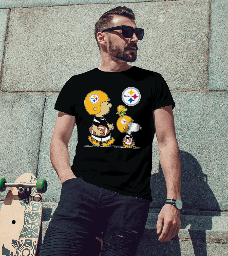 Steelers Snoopy And Peanuts Characters With Football Helmets T-Shirt