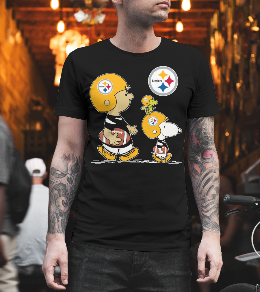 Steelers Snoopy And Peanuts Characters With Football Helmets T-Shirt