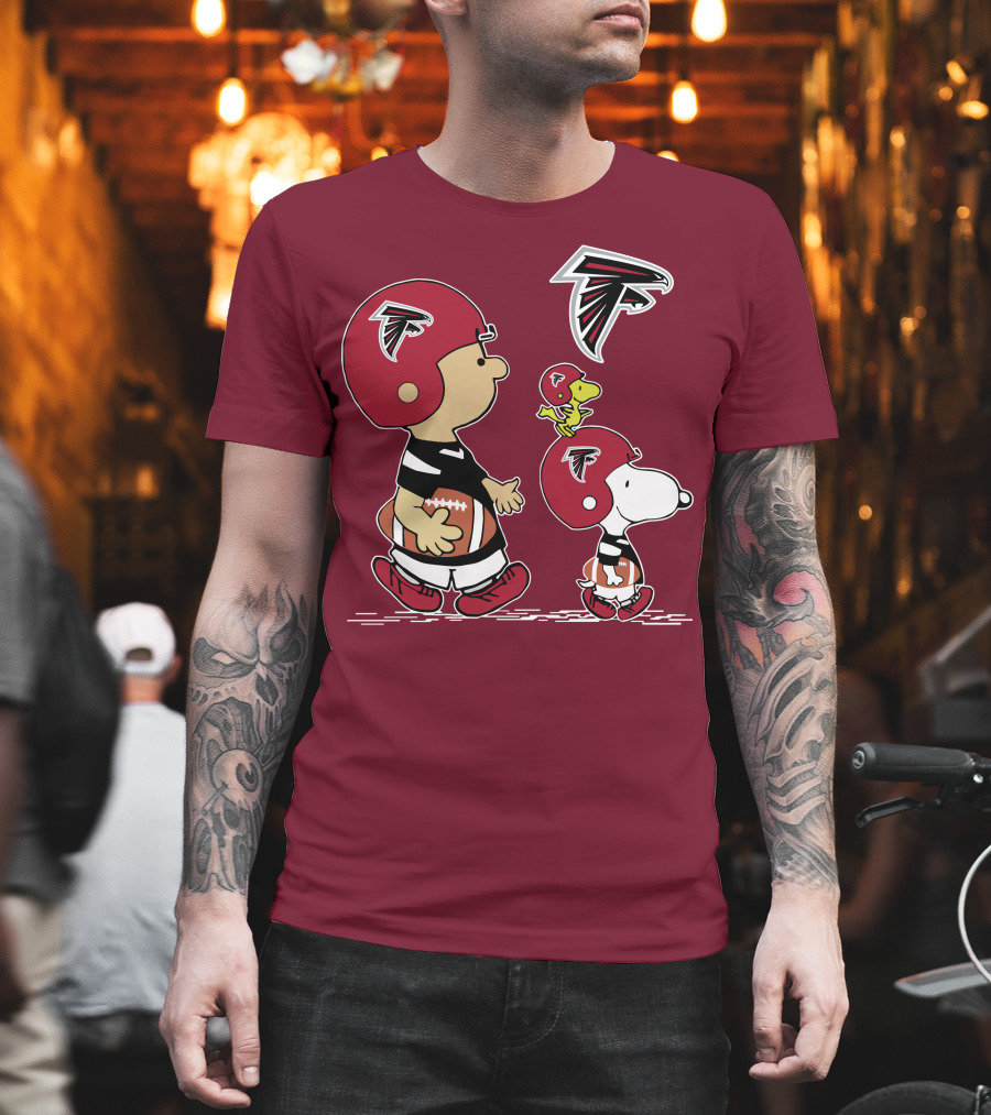 Falcons Snoopy Charlie Brown Woodstock Football Team T-Shirt