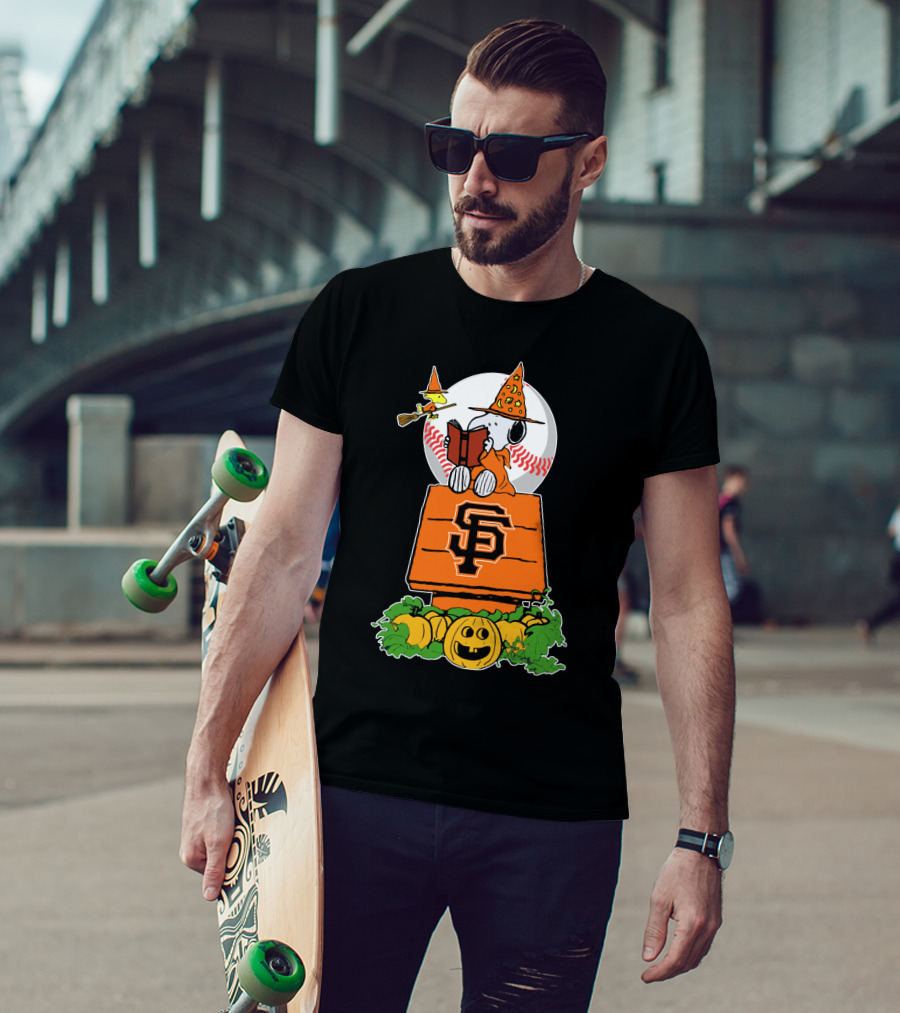 Sf Giants Halloween With Snoopy And Woodstock In Witch Hats T-Shirt