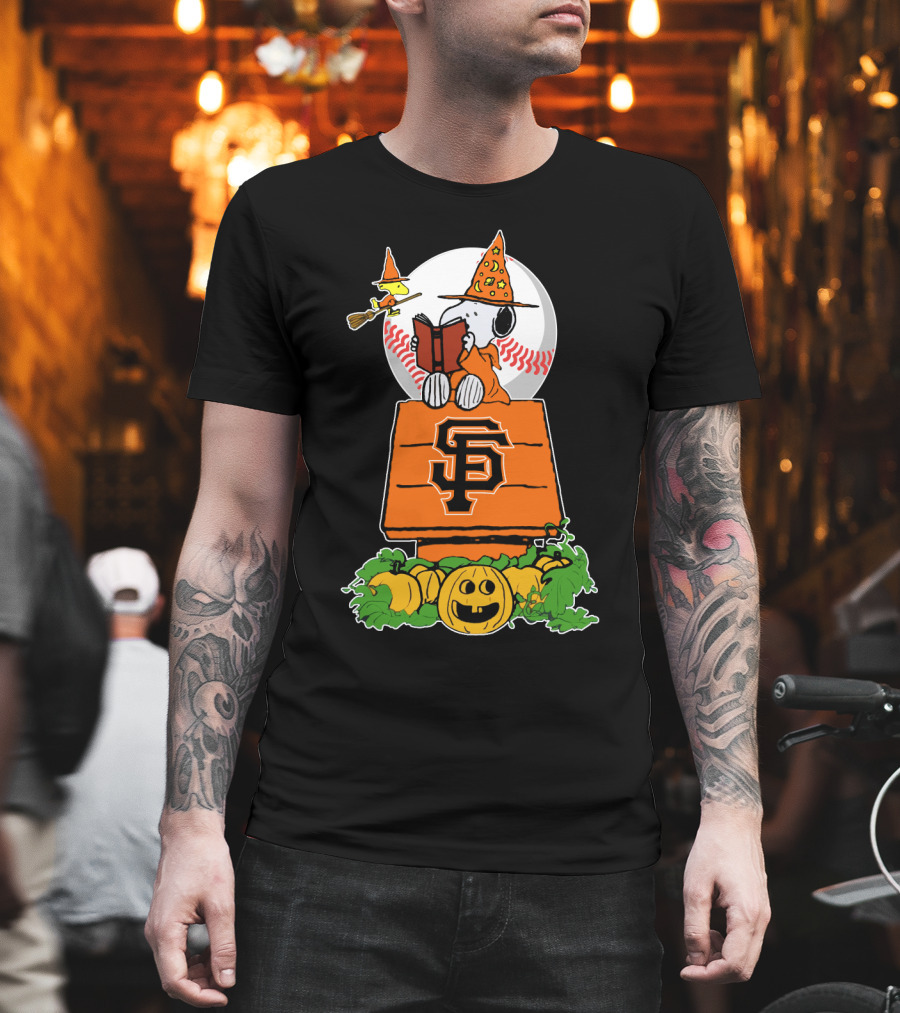 Sf Giants Halloween With Snoopy And Woodstock In Witch Hats T-Shirt