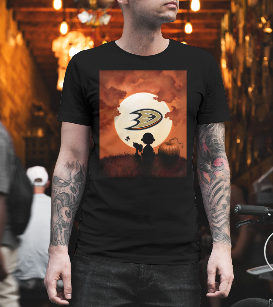 Anaheim Ducks Halloween Pumpkin Silhouette Moon Scene T-Shirt