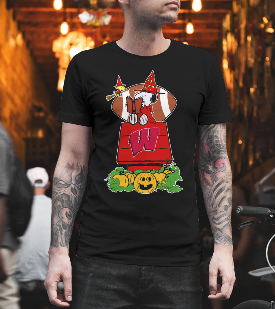 Wisconsin Badgers Halloween Football Snoopy Witch Woodstock Pumpkin House T-Shirt