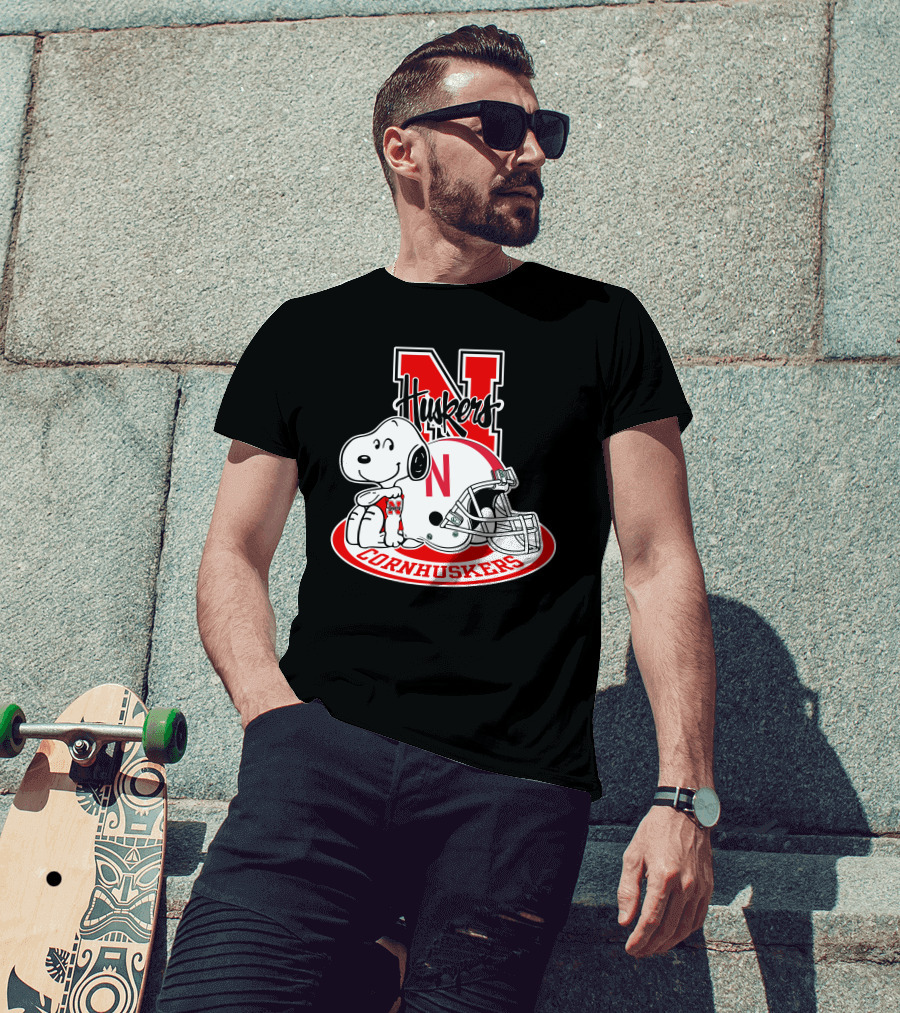 Huskers Nebraska Cornhuskers Snoopy With Helmet T-Shirt