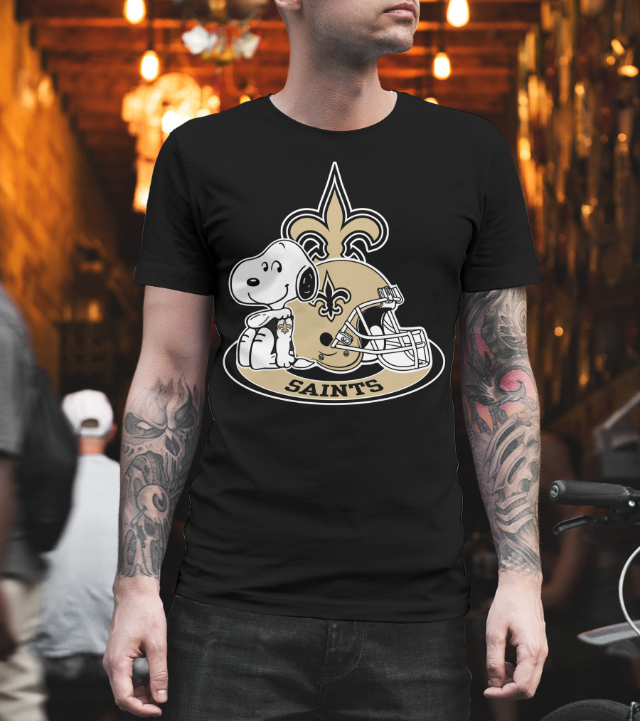Snoopy New Orleans Saints Football Helmet Fleur-De-Lis T-Shirt