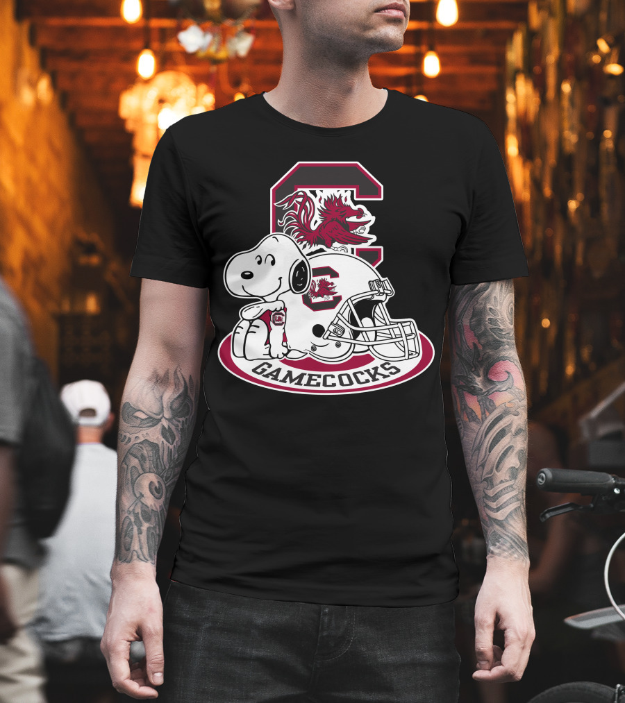 South Carolina Gamecocks Snoopy Football Helmet T-Shirt
