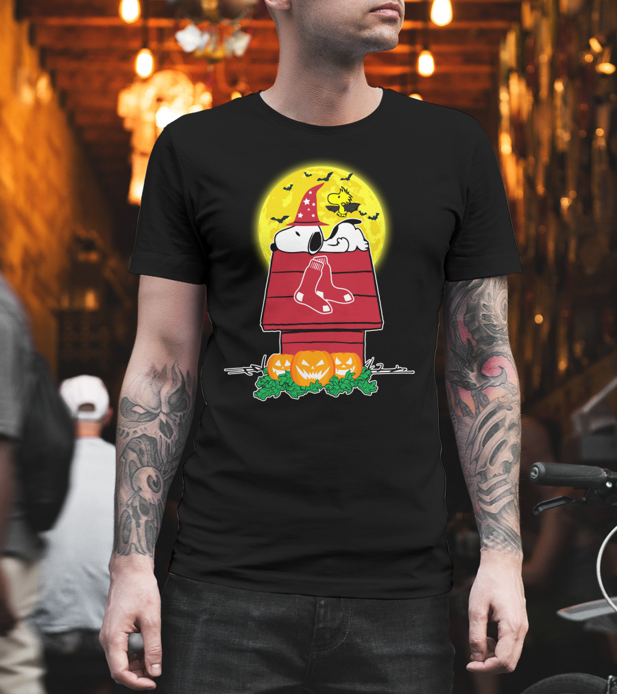 Snoopy And Woodstock Halloween Boston Red Sox Pumpkin House T-Shirt