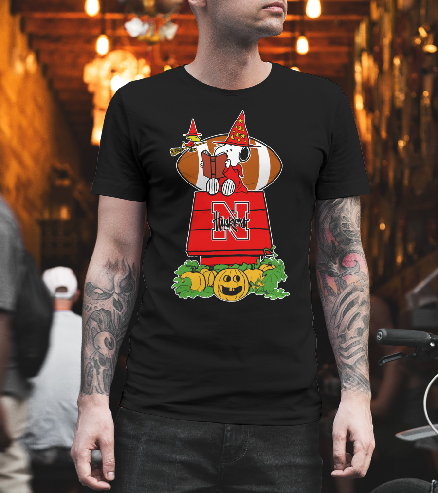 Nebraska Cornhuskers Snoopy Halloween Huskers Peanuts Pumpkin Football T-Shirt