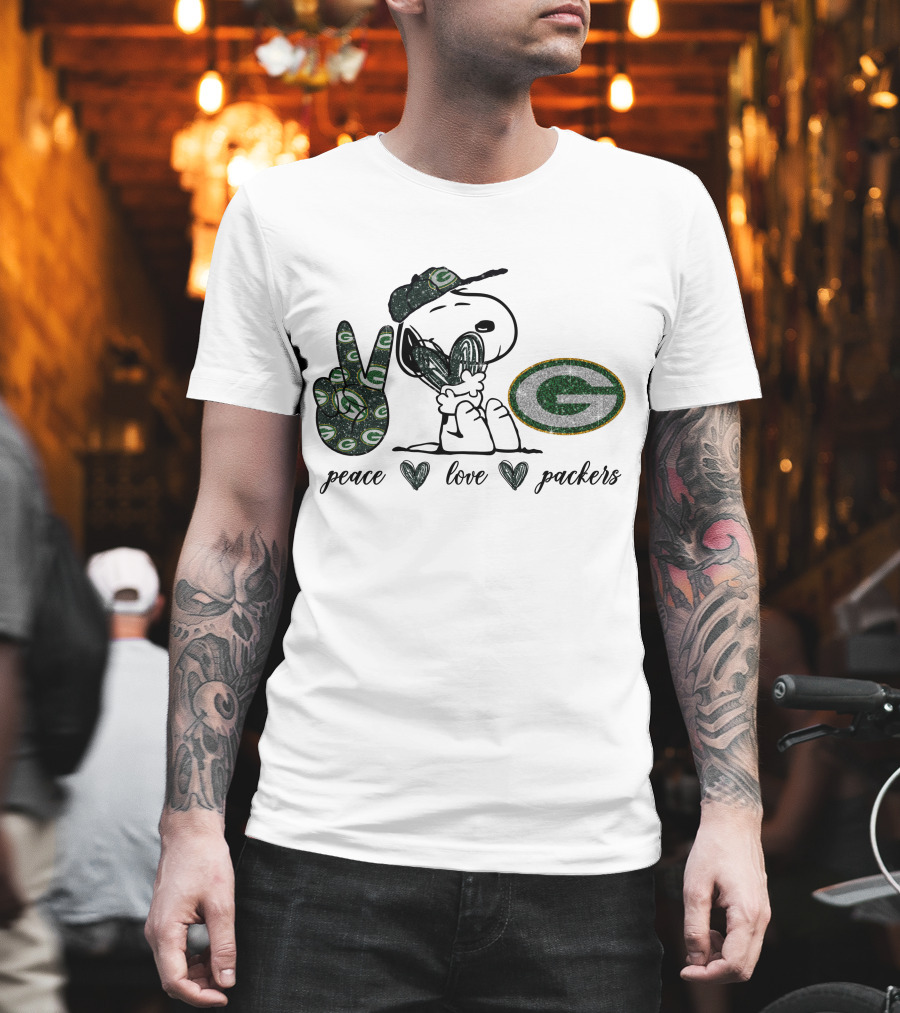 Peace Love Green Bay Packers Snoopy Vintage Football Fan T-Shirt