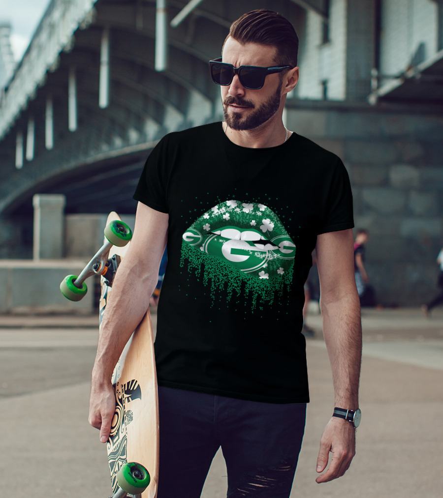 Green Bay Packers Shamrock Glitter Lips T-Shirt