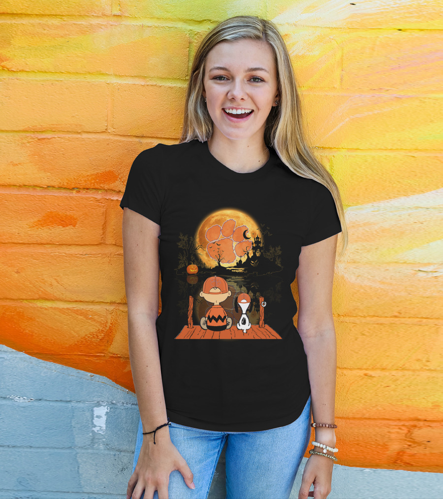 Clemson Tigers Halloween Full Moon Pumpkin Charlie And Snoopy Silhouette Scene T-Shirt