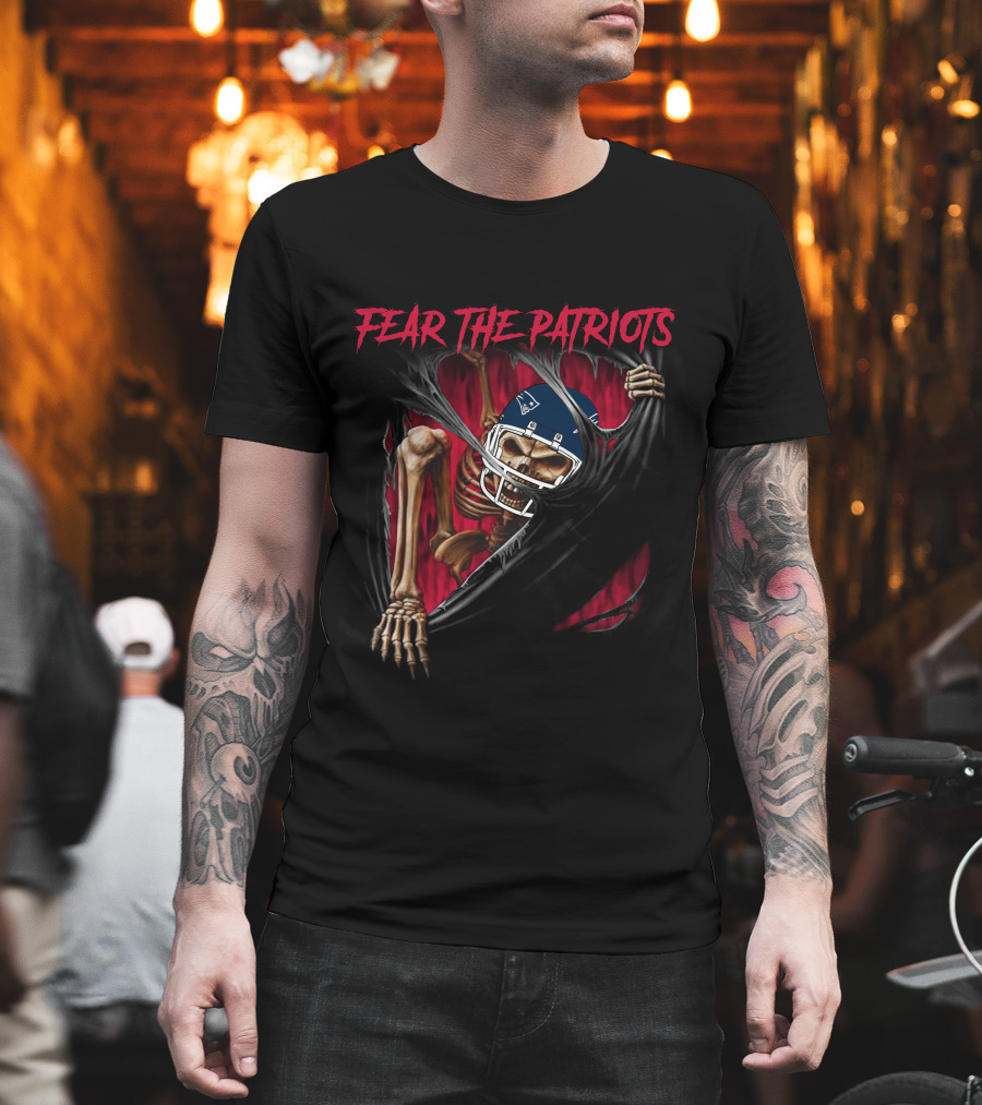 Fear The Patriots Skeleton Football 515NFL L1MTH New England T-Shirt