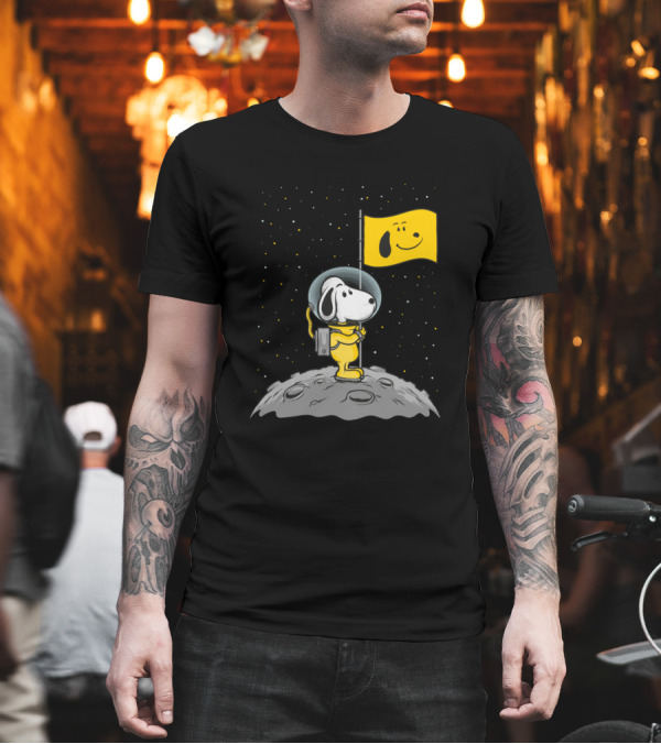 Snoopy Moon Landing with Flag on Lunar Surface T-Shirt Snoopy Moon Landing with Flag on Lunar Surface T-Shirt