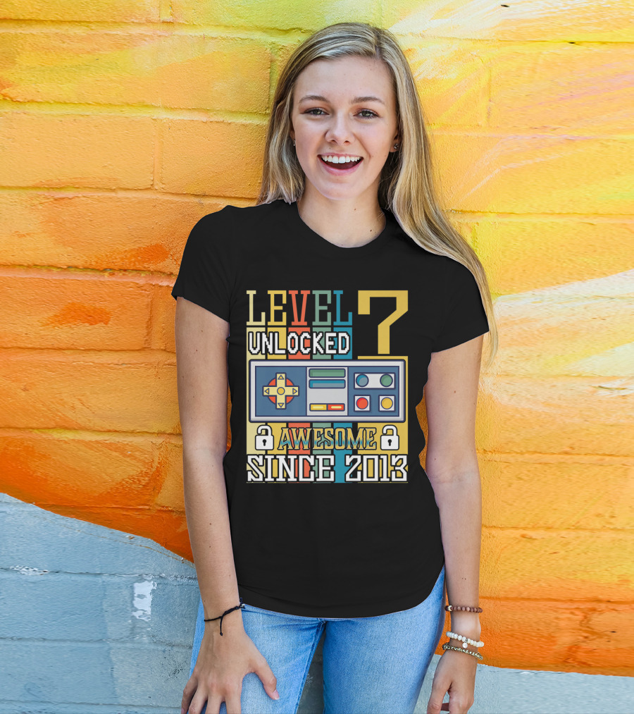 LEVEL 7 UNLOCKED AWESOME SINCE 2013 VIDEO GAME CONTROLLER T-Shirt