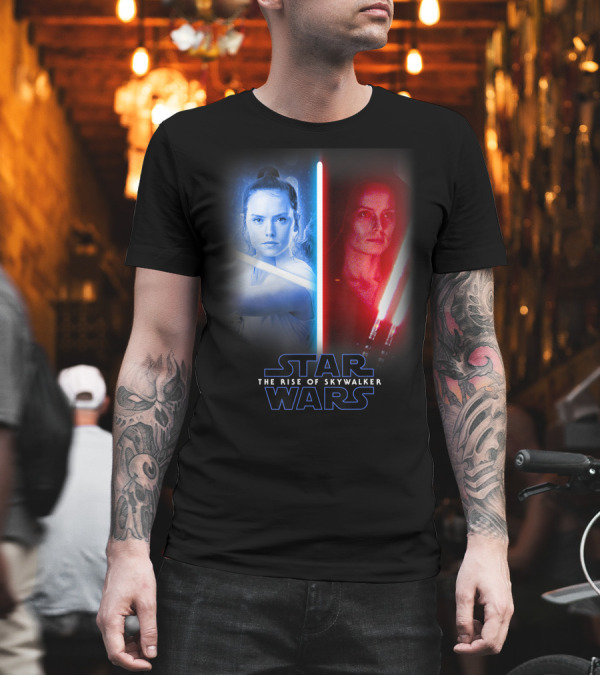 Star Wars The Rise Of Skywalker Rey Light Side Dark Side Lightsaber Split T-Shirt Star Wars The Rise Of Skywalker Rey Light Side Dark Side Lightsaber Split T-Shirt