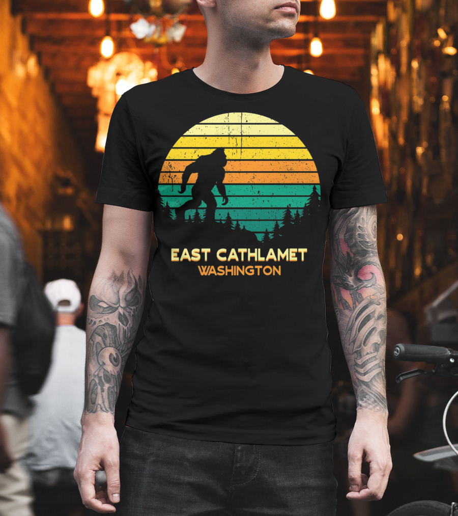 East Cathlamet Washington Bigfoot Retro Sunset Scene T-Shirt