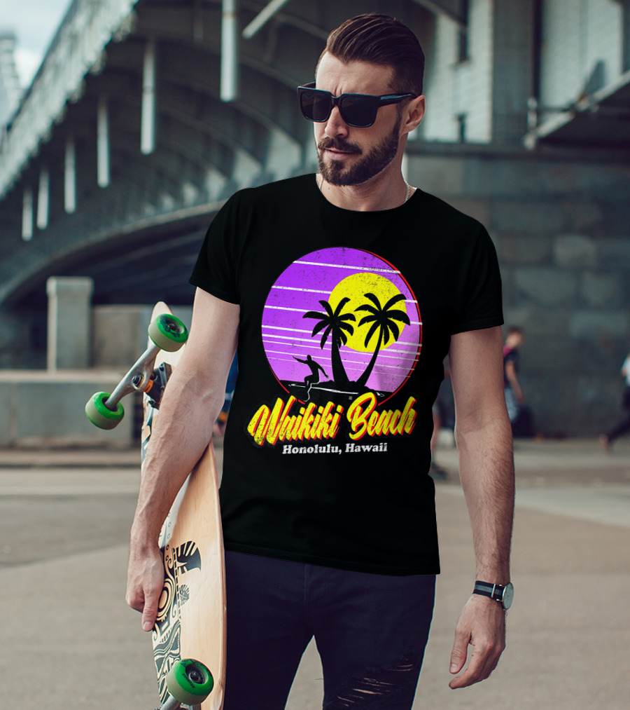 Waikiki Beach Honolulu Hawaii Retro Surfer 80s Vintage Palm Sunset T-Shirt