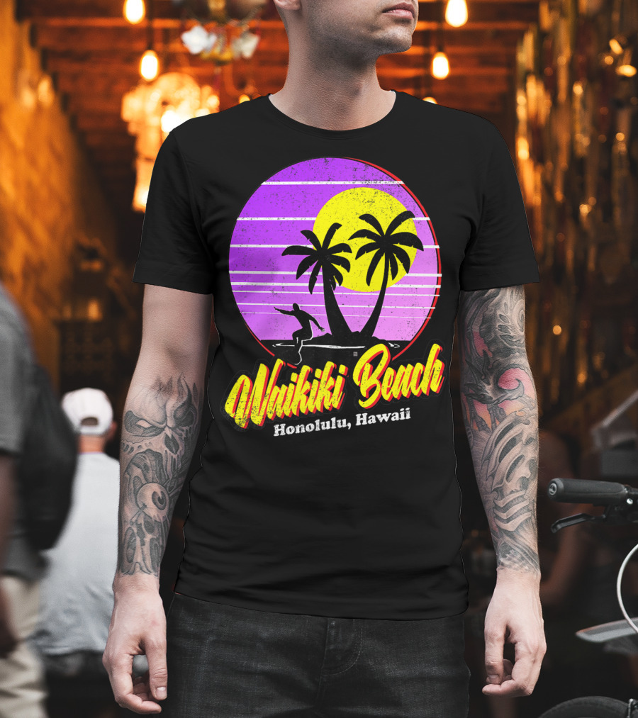 Waikiki Beach Honolulu Hawaii Retro Surfer 80s Vintage Palm Sunset T-Shirt