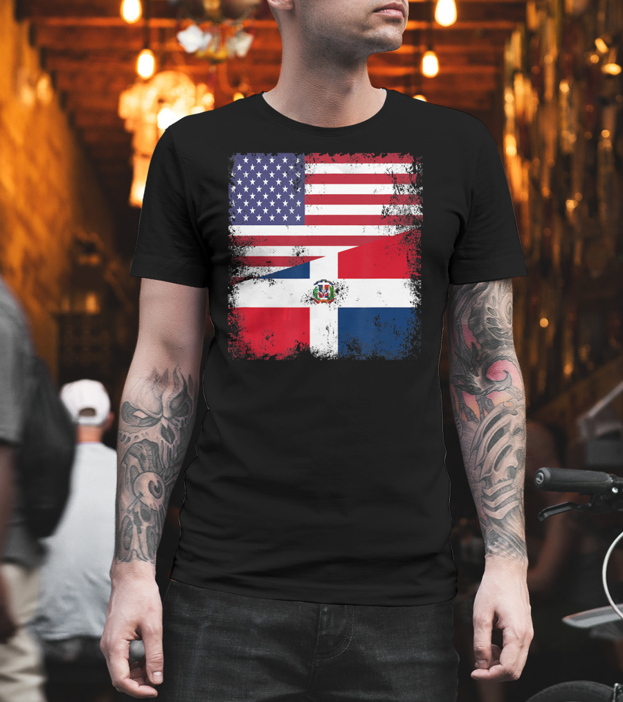 Half Dominican Flag Vintage USA American Dominican Grunge T-Shirt
