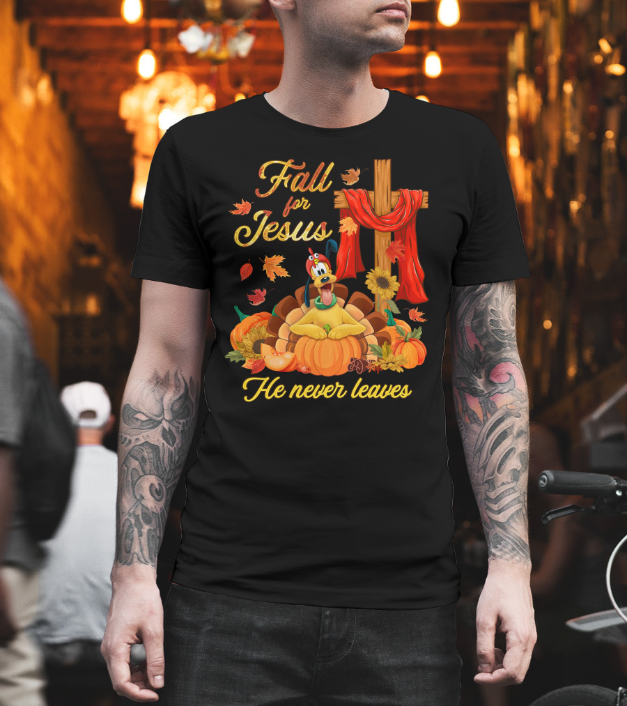Fall For Jesus He Never Leaves Pluto Thanksgiving Cross Pumpkins T-Shirt