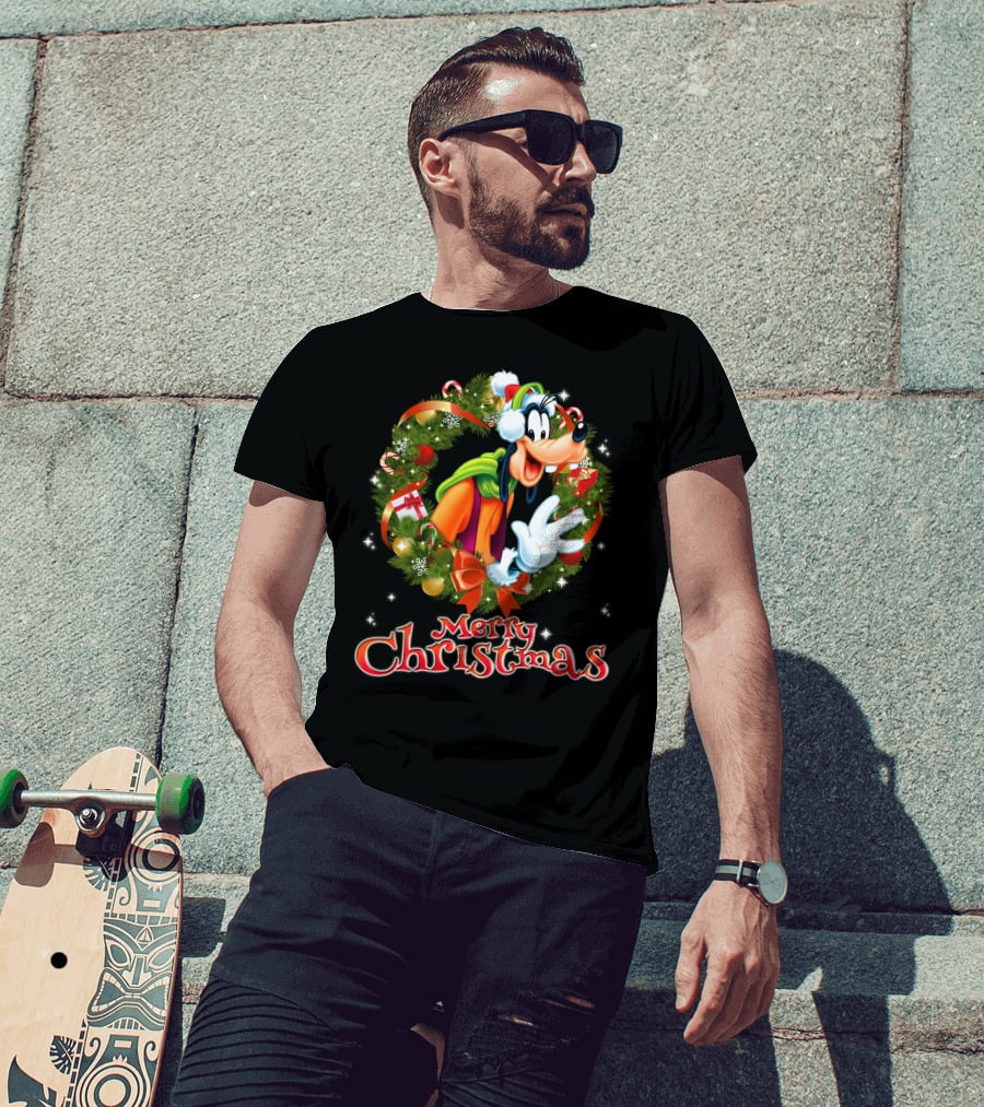 Merry Christmas Goofy Wreath Holiday Celebration T-Shirt