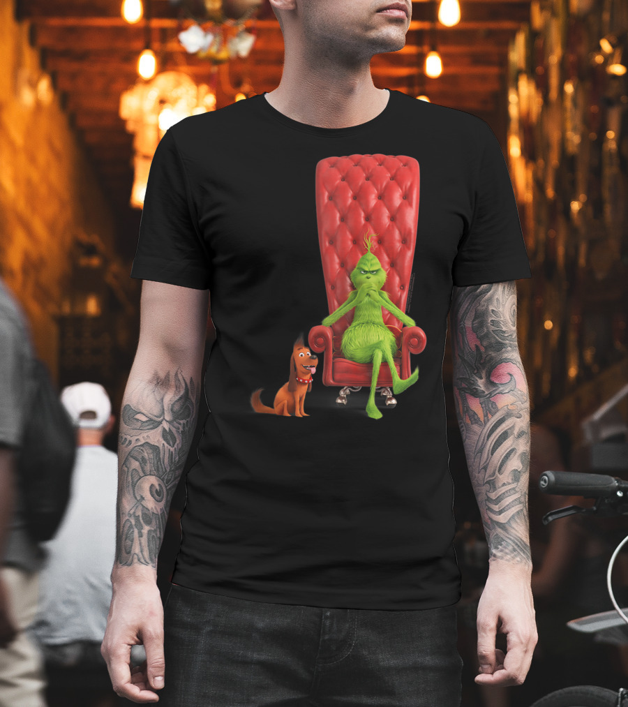 Dr Seuss The Grinch and Max on Red Tufted Chair T-Shirt