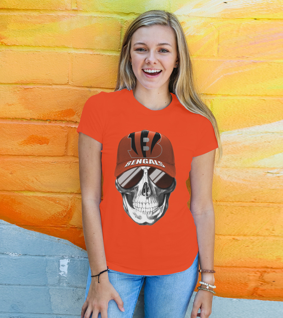 Cincinnati Bengals Skull With Cap And Mirrored Sunglasses T-Shirt