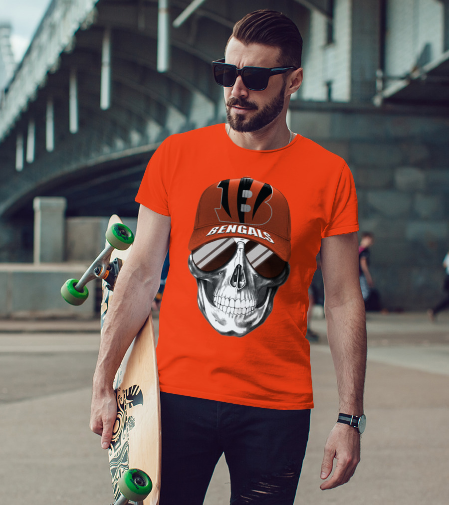 Cincinnati Bengals Skull With Cap And Mirrored Sunglasses T-Shirt