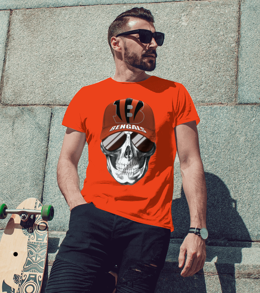 Cincinnati Bengals Skull With Cap And Mirrored Sunglasses T-Shirt