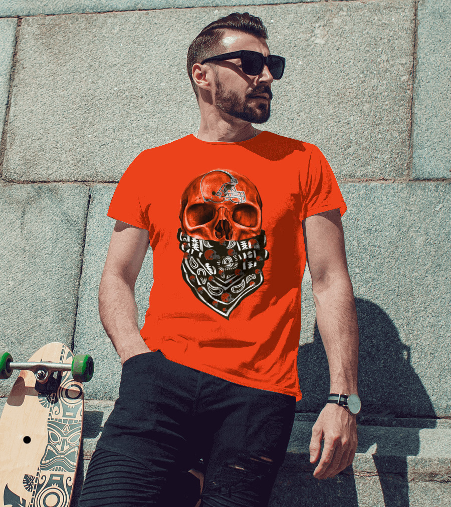 Cleveland Browns Skull With Helmet And Bandana T-Shirt