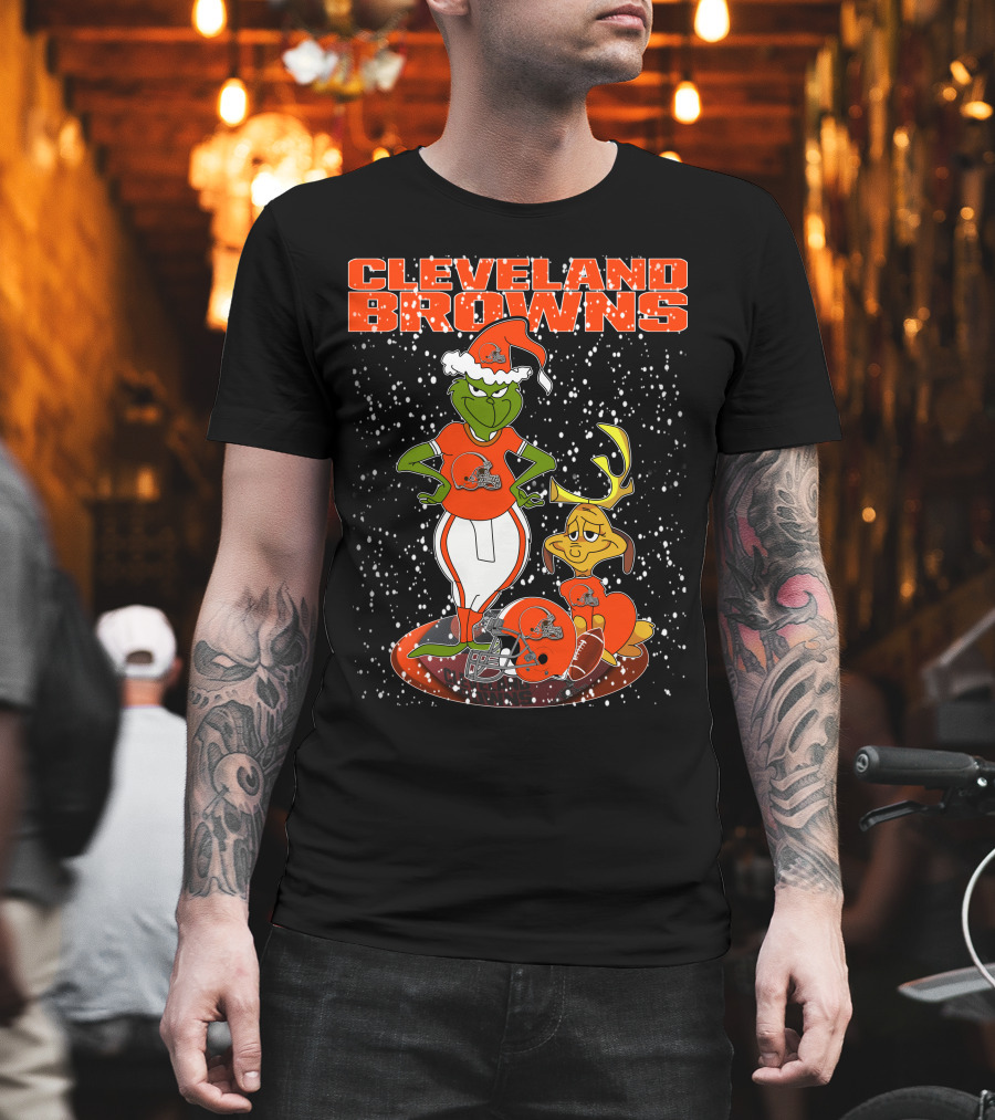 CLEVELAND BROWNS Grinchxmas Snow Football T-Shirt