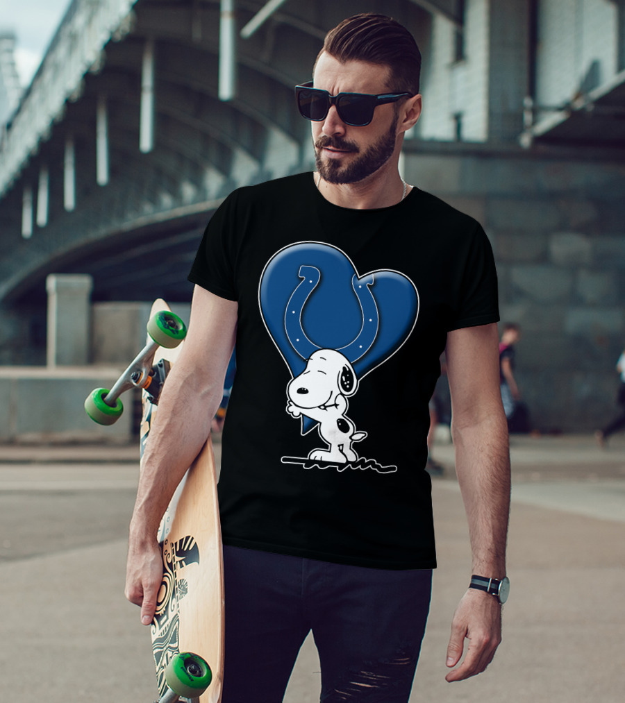 Snoopy Hugging Colts Horseshoe Heart Indianapolis Colts Snp T-Shirt