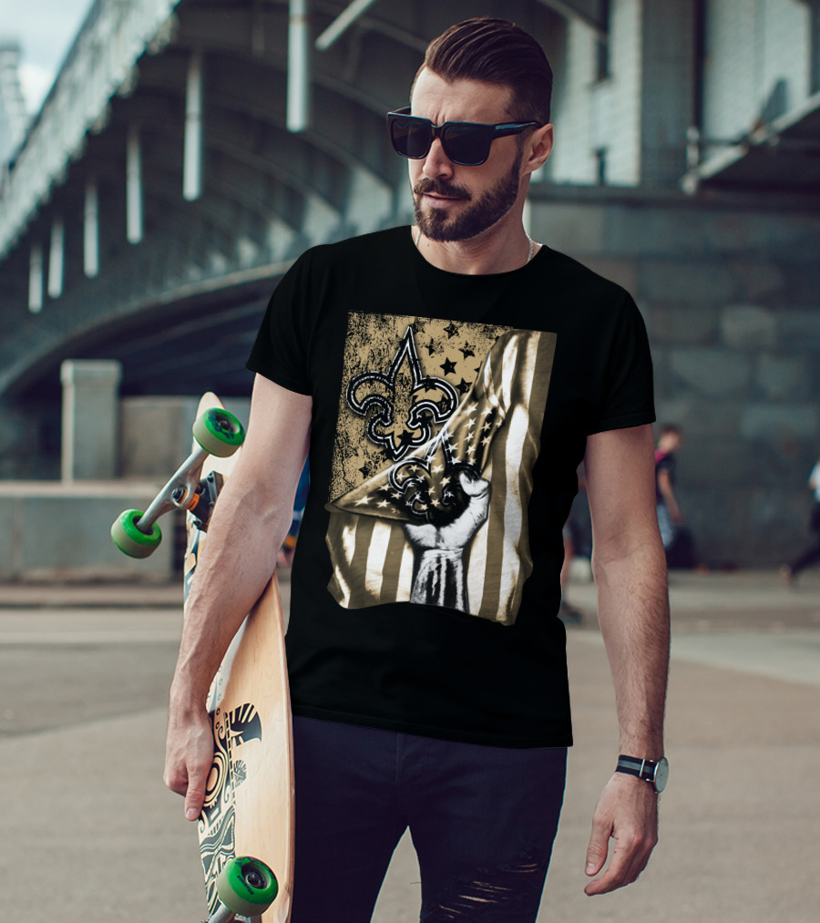 Flag New Orleans Saints Fleur-De-Lis Stars And Stripes Hand Pulling Black And Gold T-Shirt