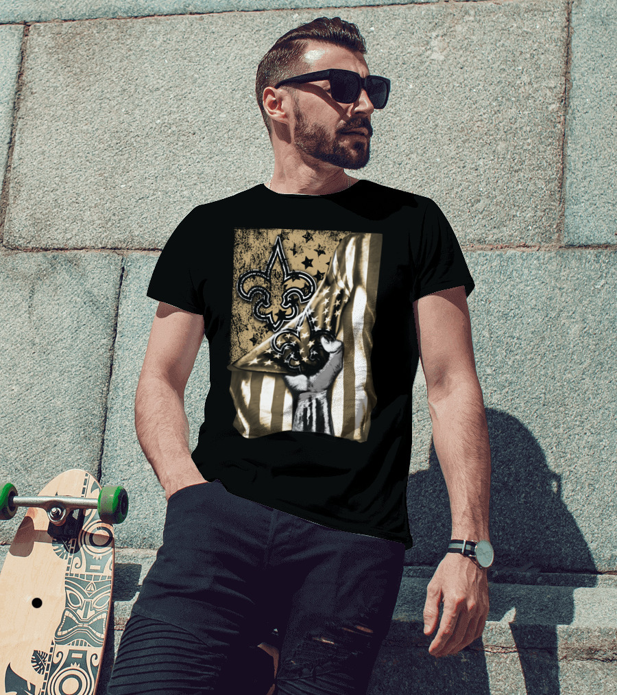 Flag New Orleans Saints Fleur-De-Lis Stars And Stripes Hand Pulling Black And Gold T-Shirt