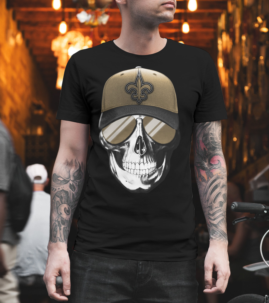 Skull V7 New Orleans Saints Fleur-de-Lis Hat and Sunglasses T-Shirt