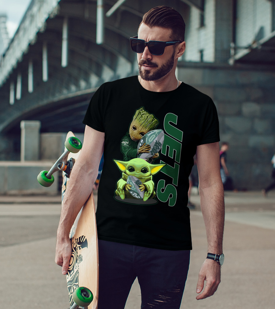 Grzd New York Jets Baby Groot And Baby Yoda With Football T-Shirt
